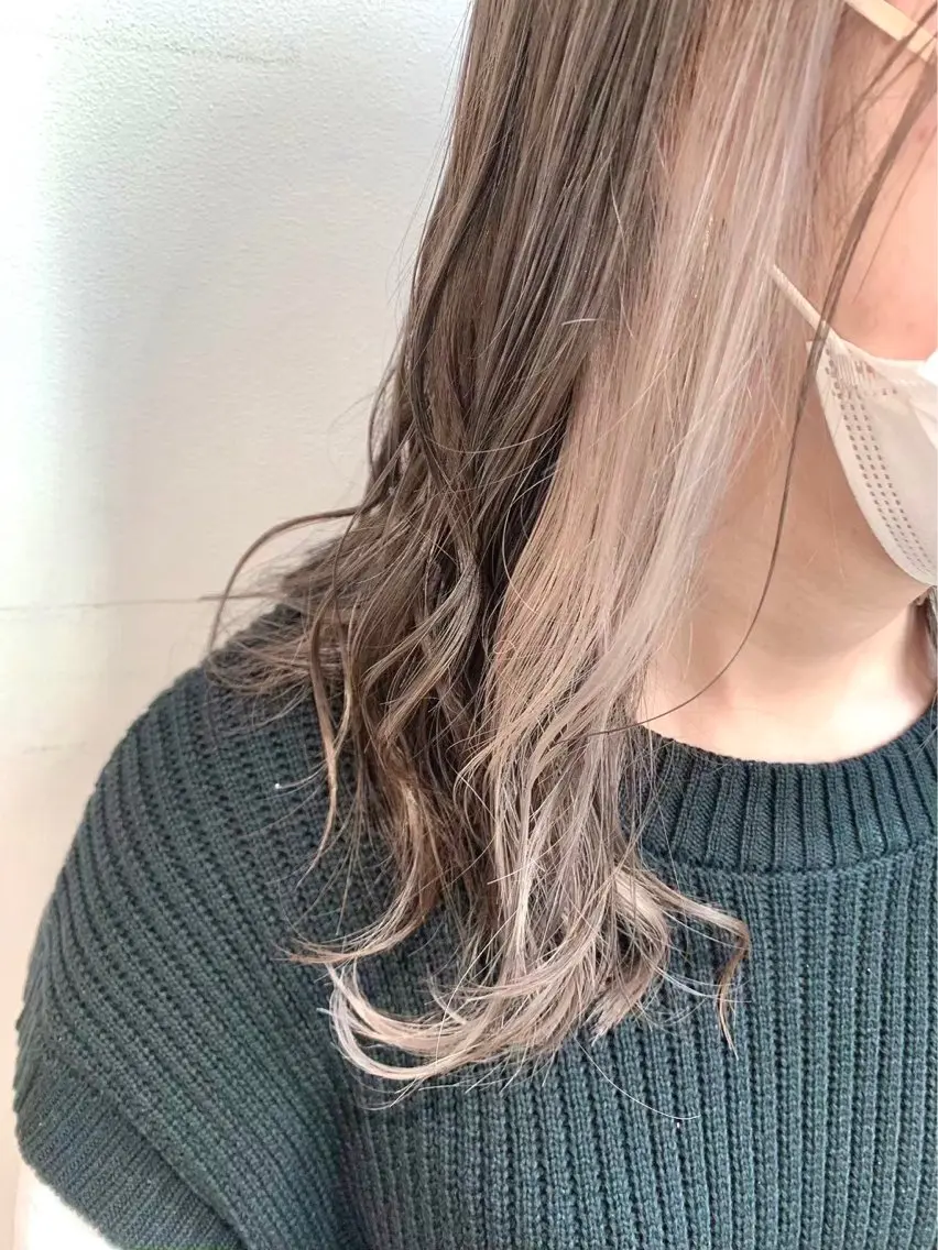 セミロング ヘアカラー 💜 市川 桃子 💜のヘアスタイル
