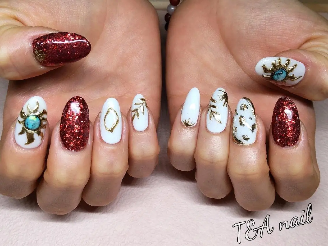 ミディアム ネイル 長さ出し ジェルネイル ゴールド ラメ(グリッター) ニュアンスネイル T&A nailのネイルデザイン