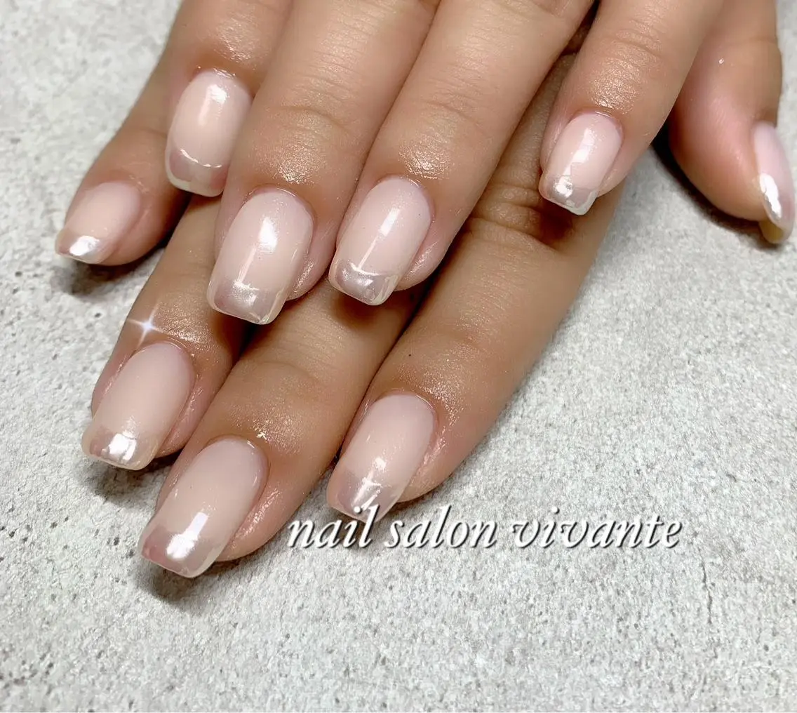 ネイル オーロラネイル フレンチネイル nail salon vivanteのネイルデザイン
