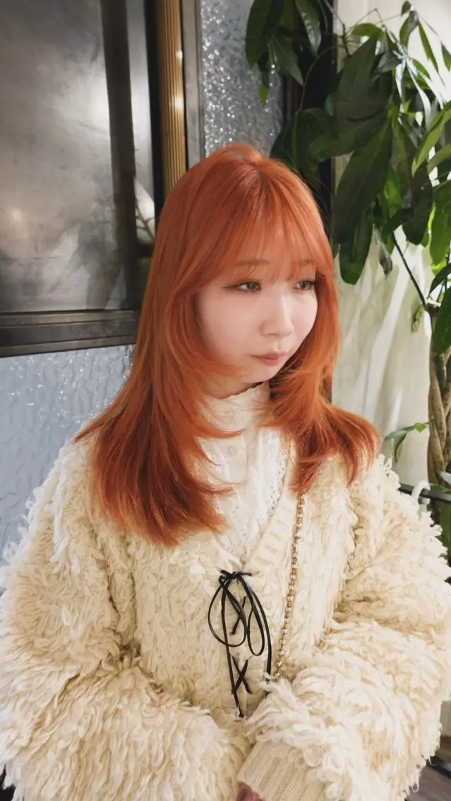 セミロング カラー 本間 結衣のヘアスタイル