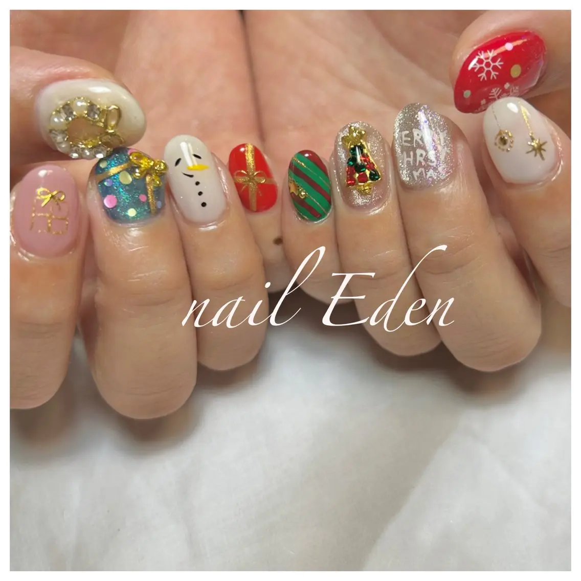 ネイル 持ち込み 冬ネイル クリスマス Eden ♾️のネイルデザイン