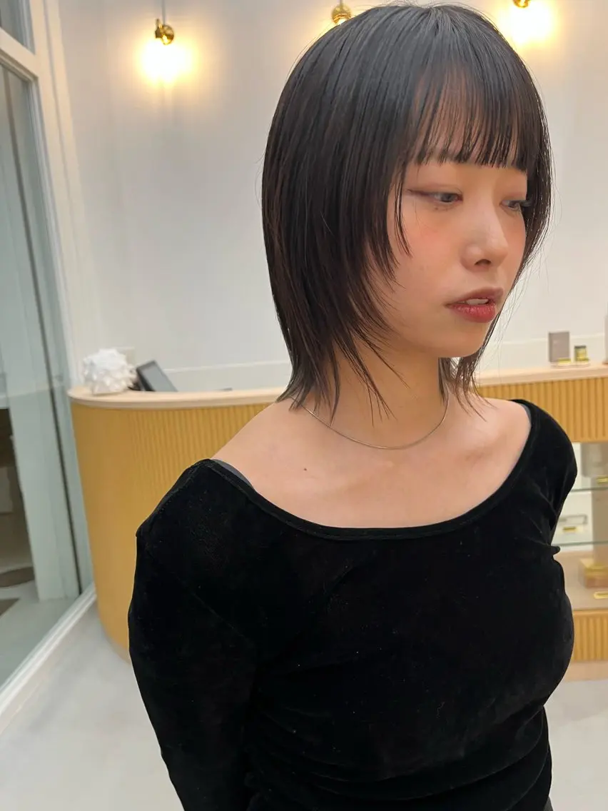 ミディアム カラー 網谷 萌夏のヘアスタイル