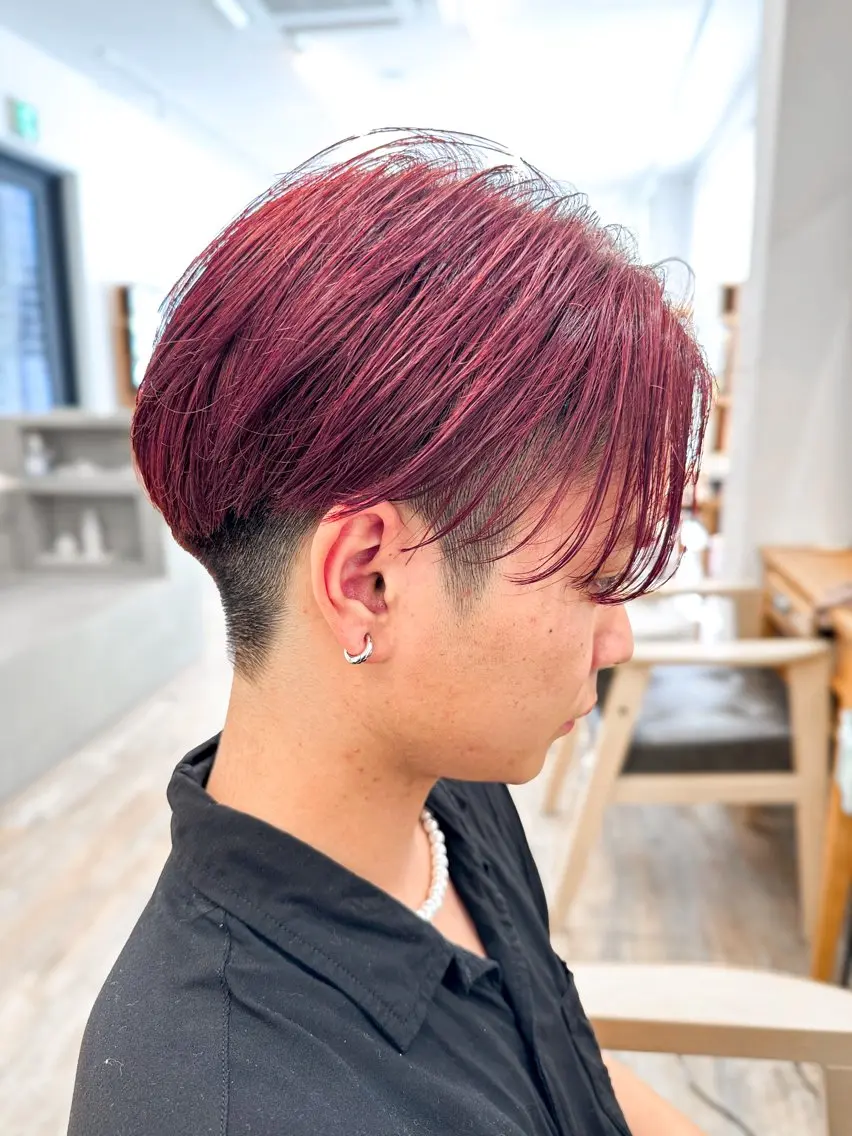 カラー メンズ メンズブリーチ センターパート メンズハイトーン ブリーチ ハイトーンカラー カット ヘアカラー トリートメント ブリーチカラー🔥 パーマ【佐々木凌平】のヘアスタイル