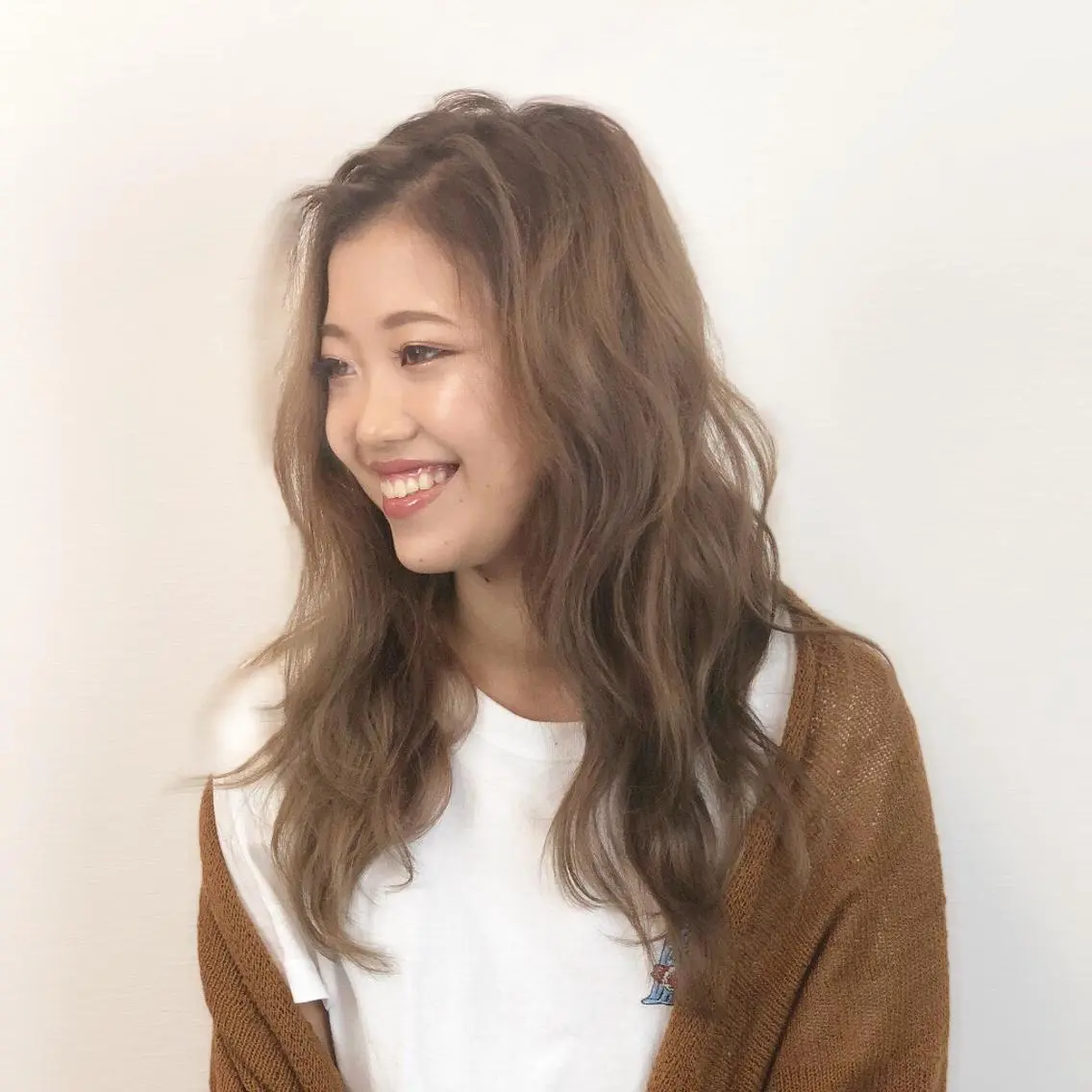 セミロング カラー ヘアアレンジ バレイヤージュ デザインカラー ハイライトカラー 外国人風カラー ハイライト アンドウ ユウ/ レイヤーカット/韓国のヘアスタイル