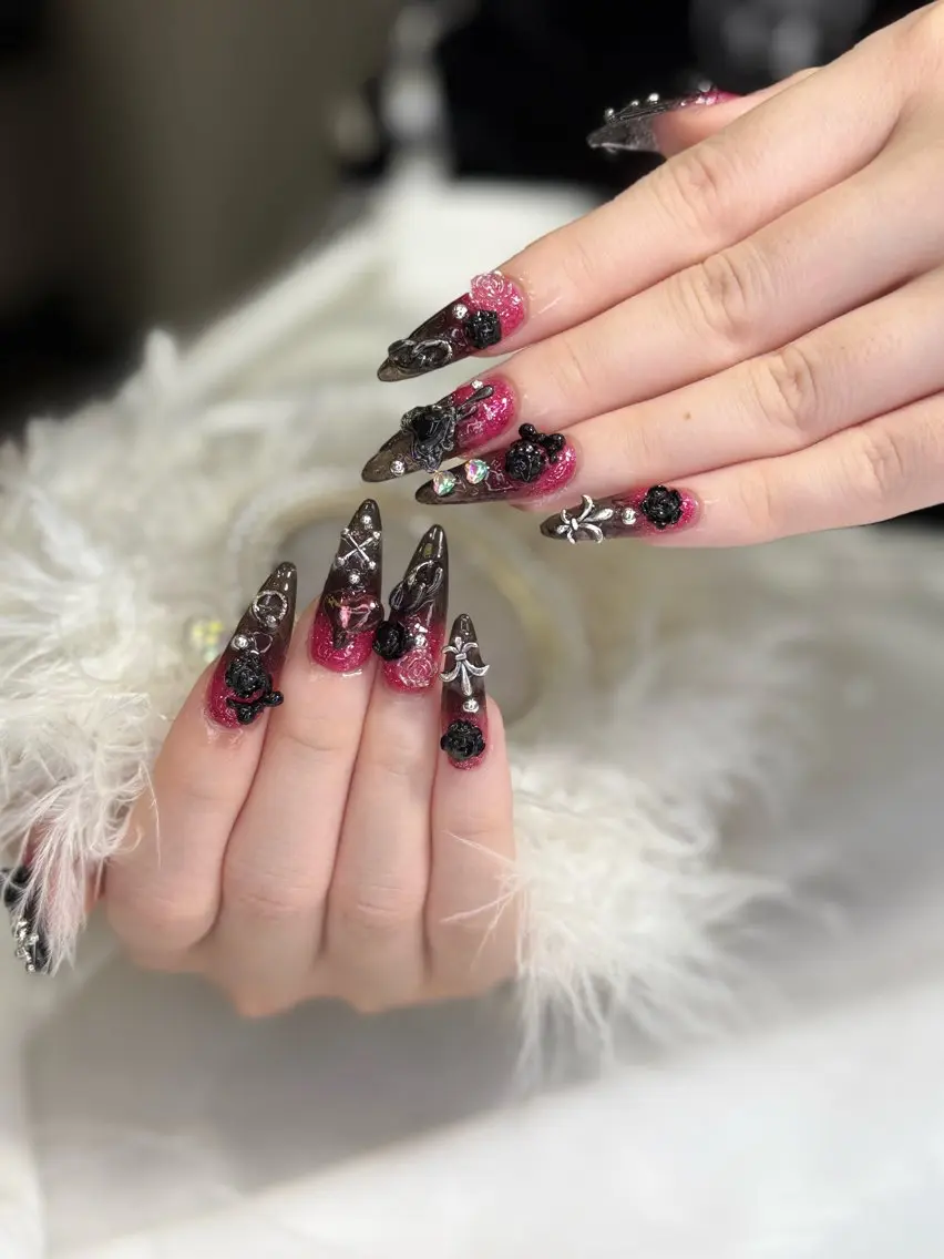 セミロング ハンドネイル Chann Channのネイルデザイン