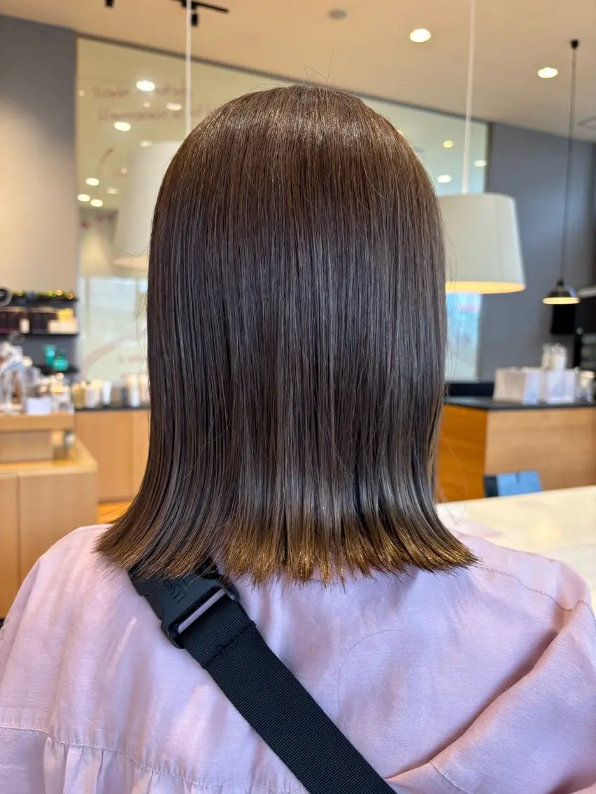 ミディアム カラー ベージュカラー ラベンダーカラー ラベンダーベージュ ボブ 外ハネヘア 中里 恵梨のヘアスタイル