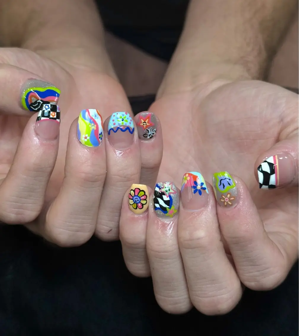 ネイル アートネイル ジェルネイル ショートネイル Iconic Nailのネイルデザイン