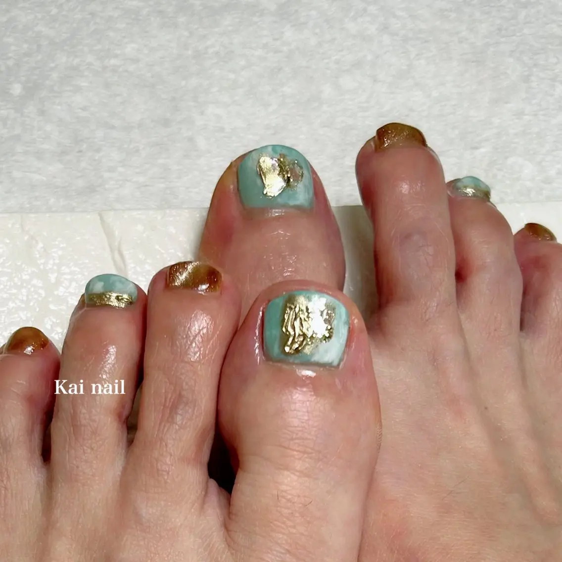 ネイル アートネイル フットネイル ゴールド マグネットネイル 大理石ネイル(マーブル) フットネイル Kai nail Mayukoのネイルデザイン
