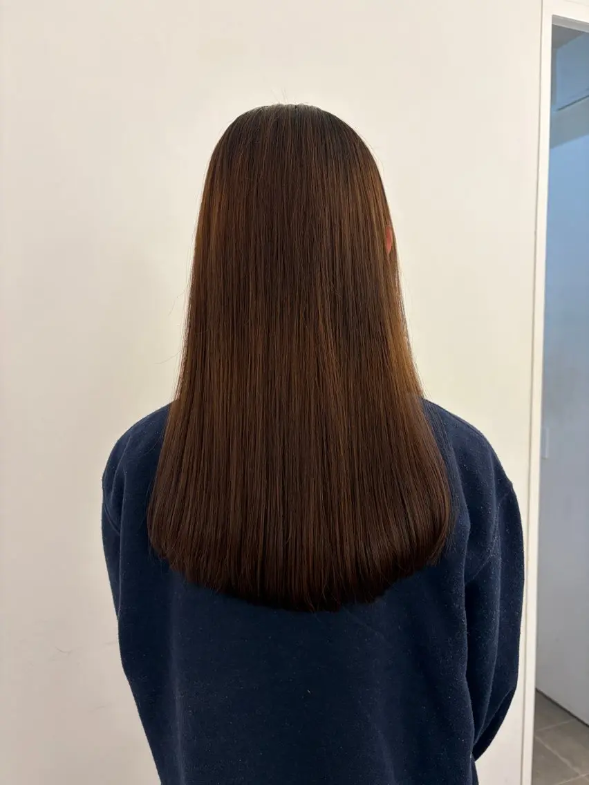 セミロング 縮毛矯正 UNBIRTHDAY amiのヘアスタイル