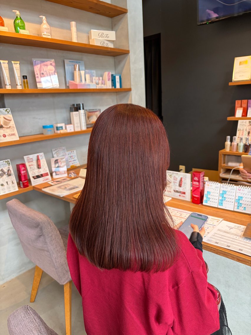 ロング カラー ブラウンカラー カシス レイヤーカット ロング カット ヘアカラー トリートメント momoka オリーブ/ベージュのヘアスタイル