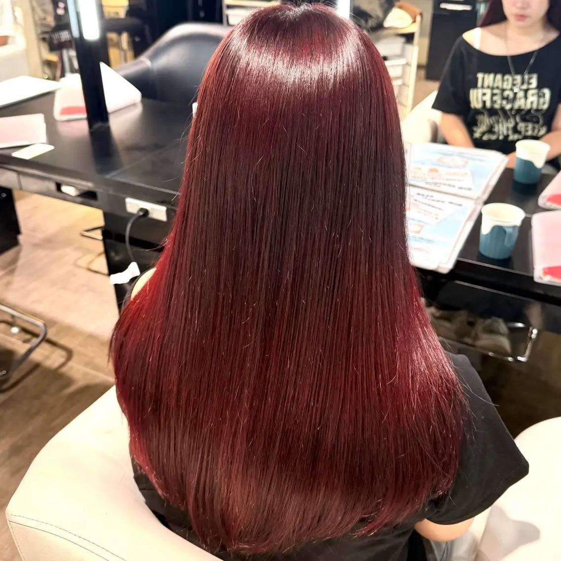 ロング カラー レッドカラー カット 🎀momoღブリー チハイトーン🎀のヘアスタイル
