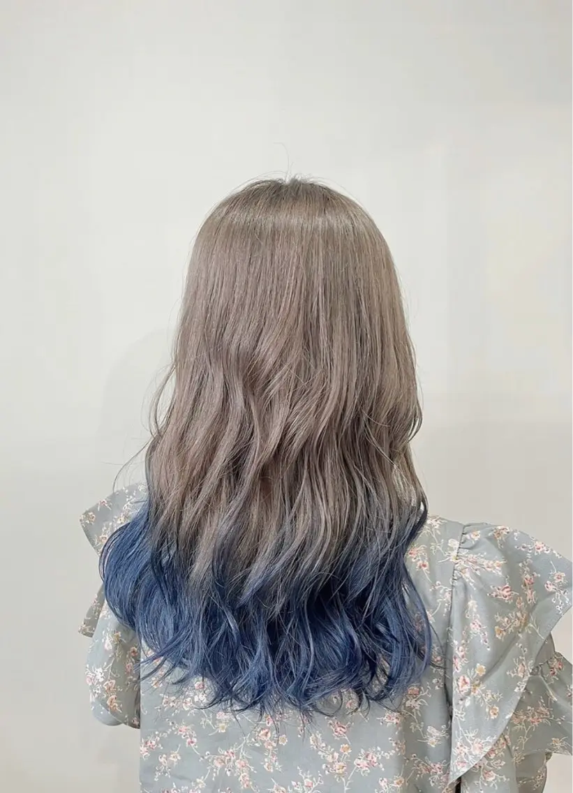 ロング カラー ヘアカラー 西村 理伽のヘアスタイル