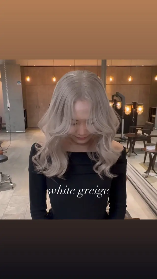 セミロング カラー カット ヘアカラー トリートメント ヘアセット 💜ハイトーン💛 マジカルかいちゃんのヘアスタイル