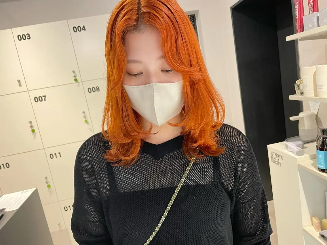 ショート カラー オレンジ ブリーチ👩🦳/ ✂︎MANAMIのヘアスタイル