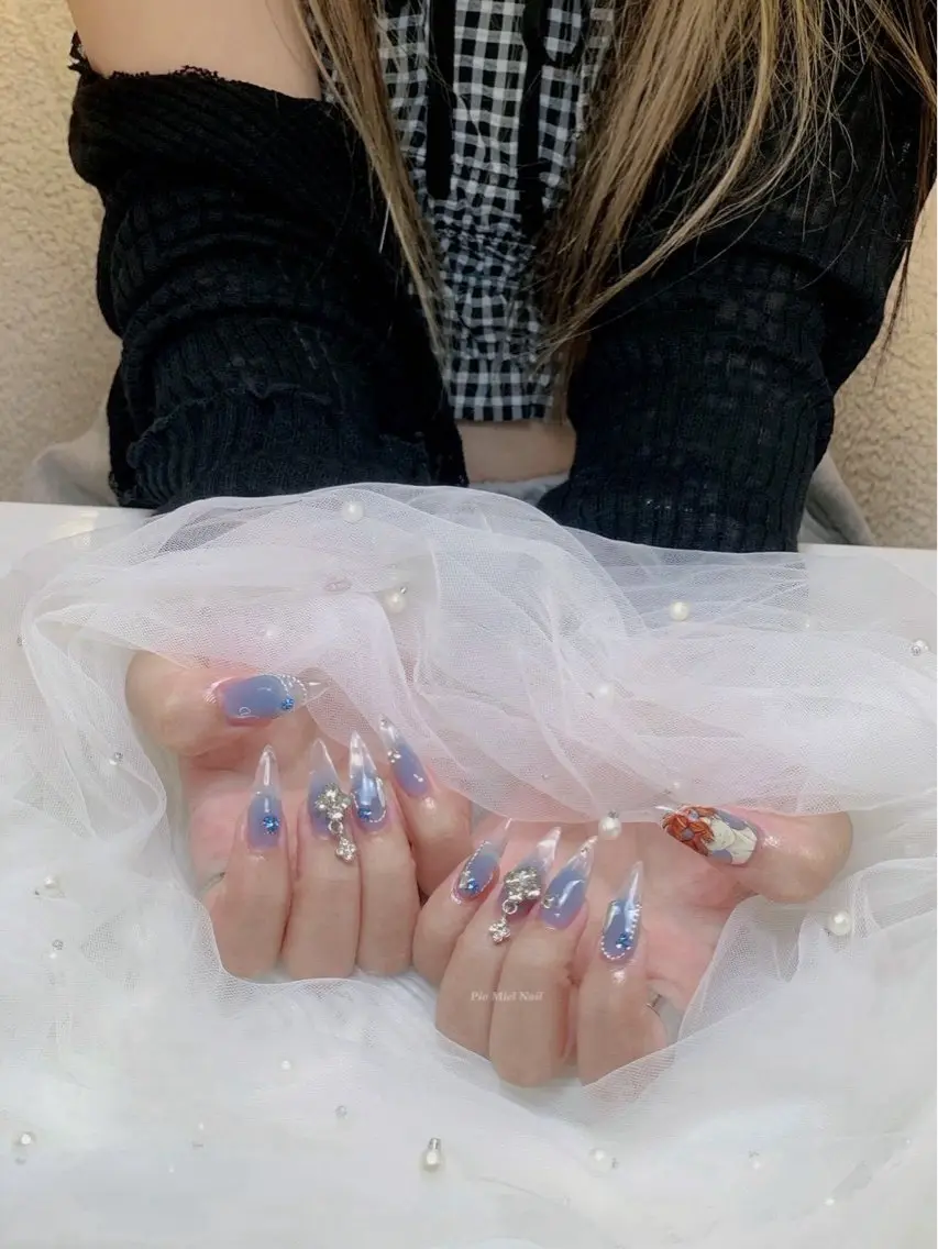 ネイル ハンドネイル HANA 長さだしのネイルデザイン