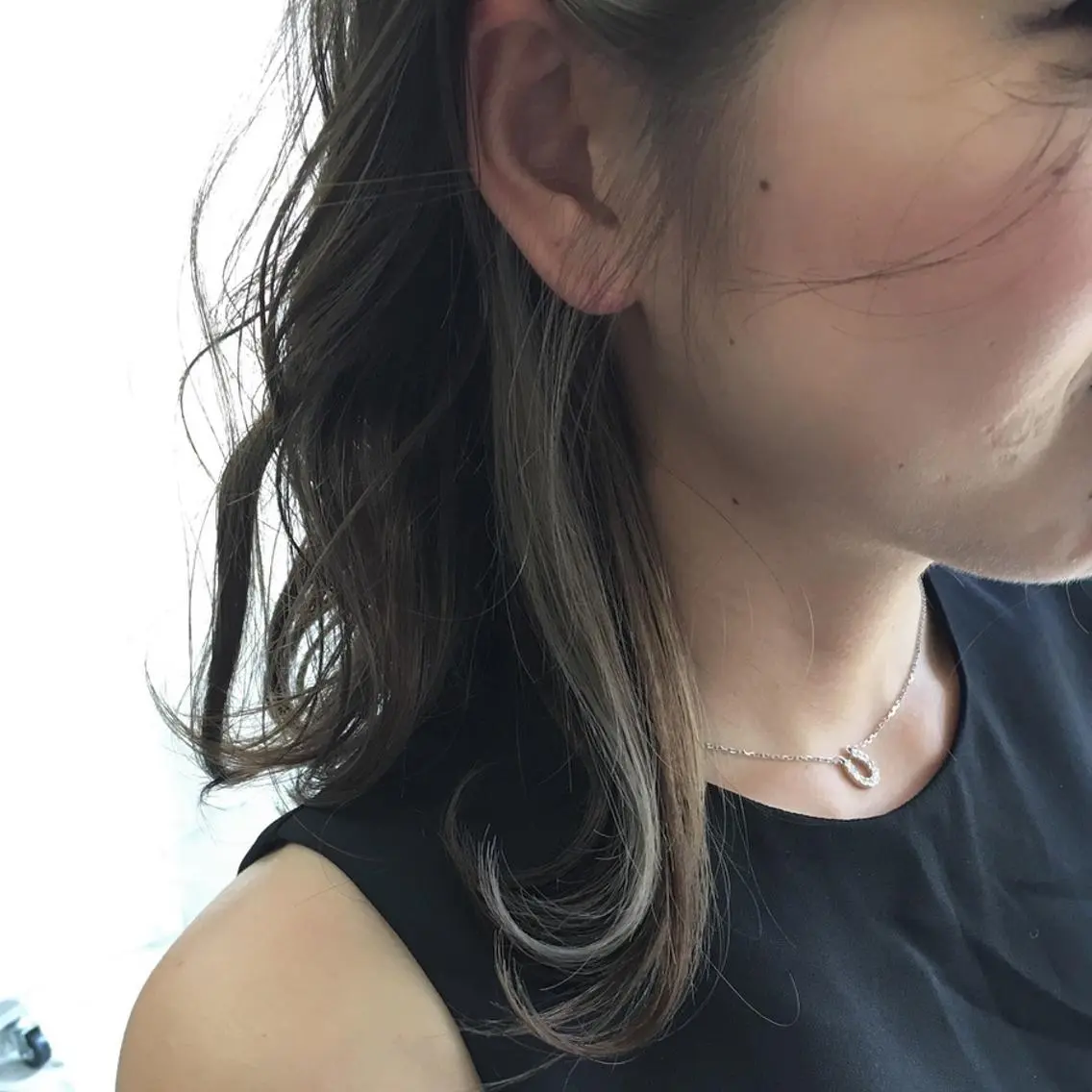 ミディアム カラー イヤリングカラー LoRE hair 四条河原町　西尾友里のヘアスタイル