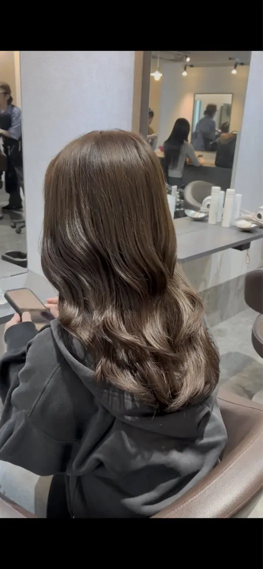 セミロング カラー 伊達 育海のヘアスタイル