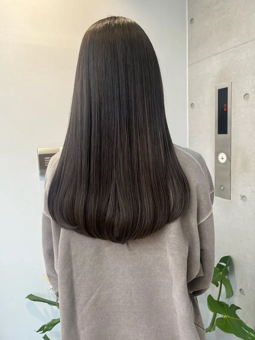 ロング カラー パーマ ヘアアレンジ 透明感/オリーブ/ グレージュ/YUKAのヘアスタイル