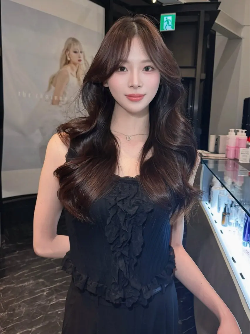 ロング カラー ヘアカラー トリートメント 透明感×艶カラー🤍 🌟YOSHIKIのヘアスタイル