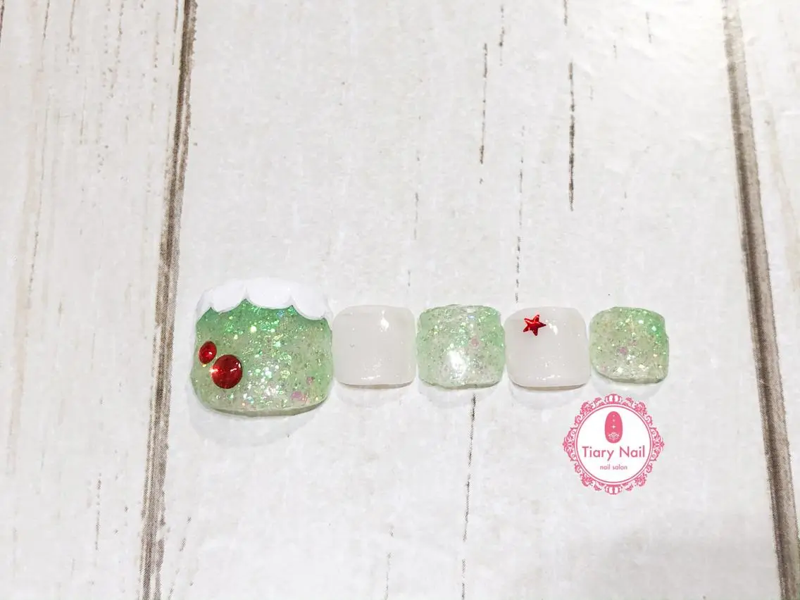 ネイル tiarynail K K🐼のネイルデザイン