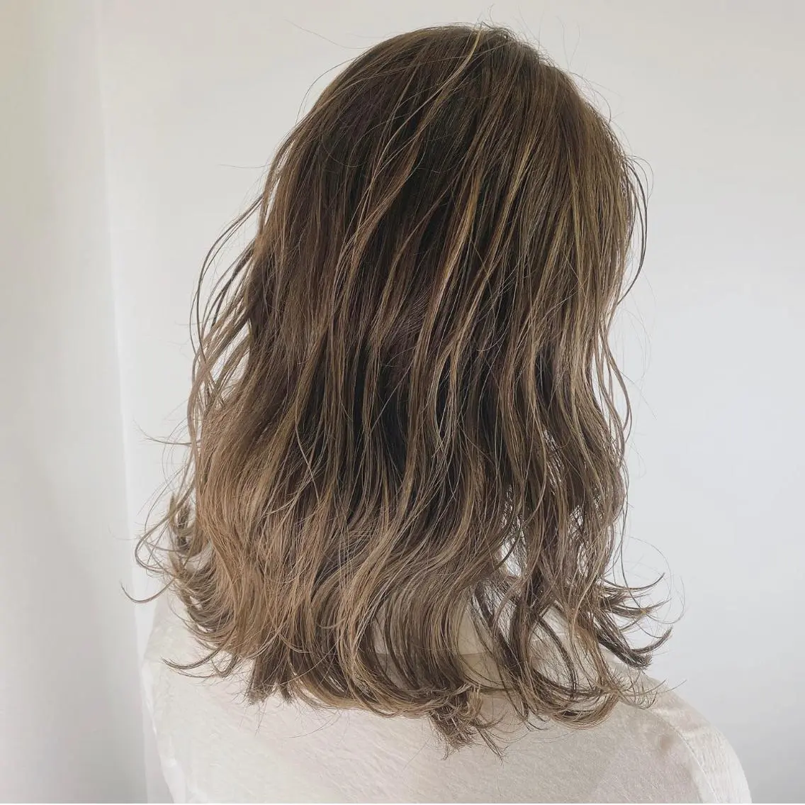 ミディアム ハイライト カット ヘアカラー 上川 開生のヘアスタイル