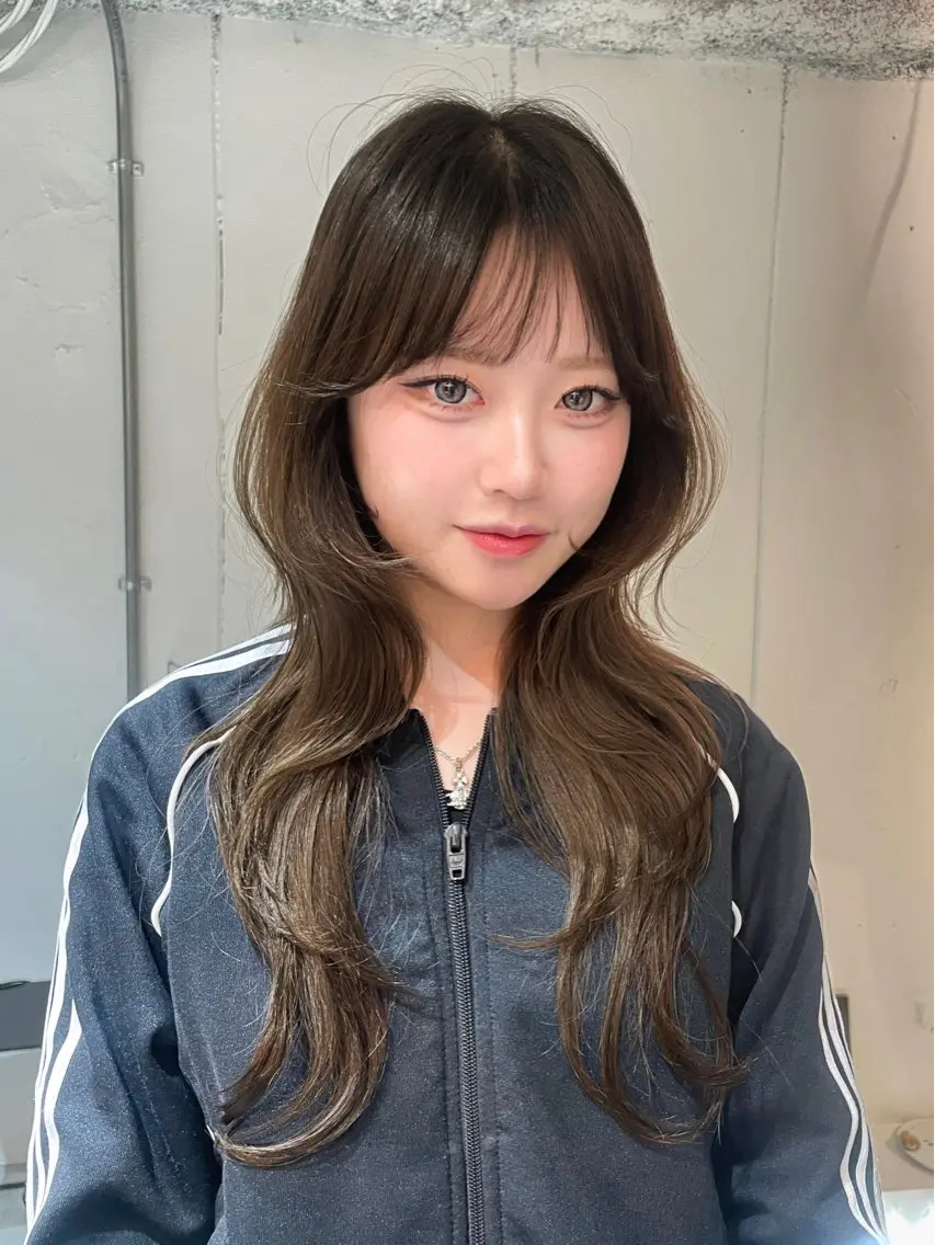ロング パーマ ヘアアレンジ ハッシュカット ロング ヘアカラー トリートメント 🎀透明感カラー 韓国ヘア🎀mahoのヘアスタイル