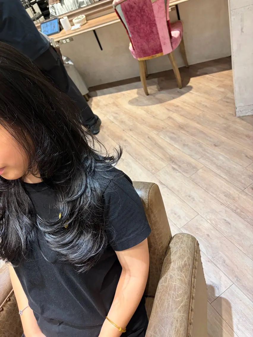 ロング レイヤーカット シモカワ マシロのヘアスタイル