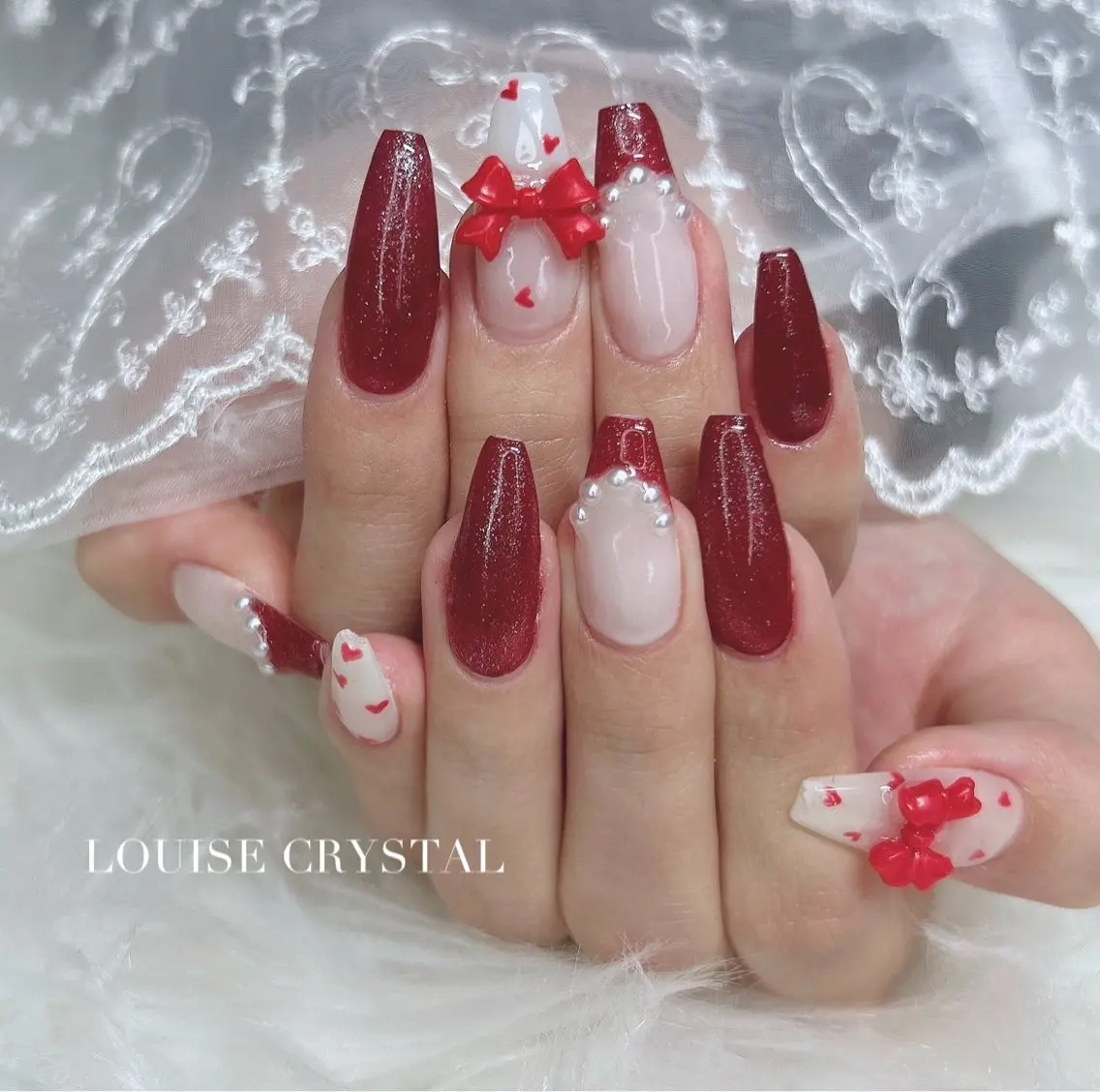 ネイル ハンドネイル LOUISE CRYSTALのネイルデザイン