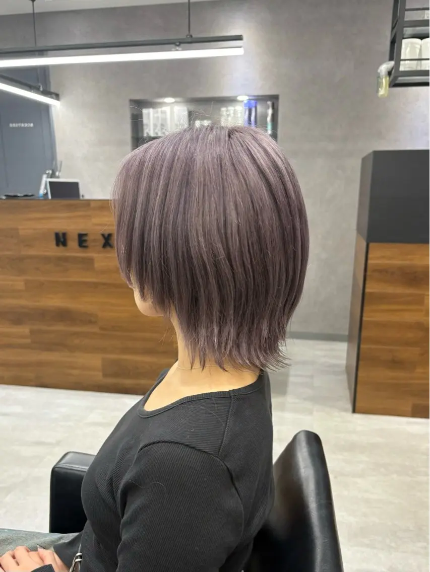 ショート カラー ボブレイヤー ブリーチ グレージュ ボブ レイヤーカット カット ヘアカラー ENA💗NEXT /ハイトーンエクステのヘアスタイル