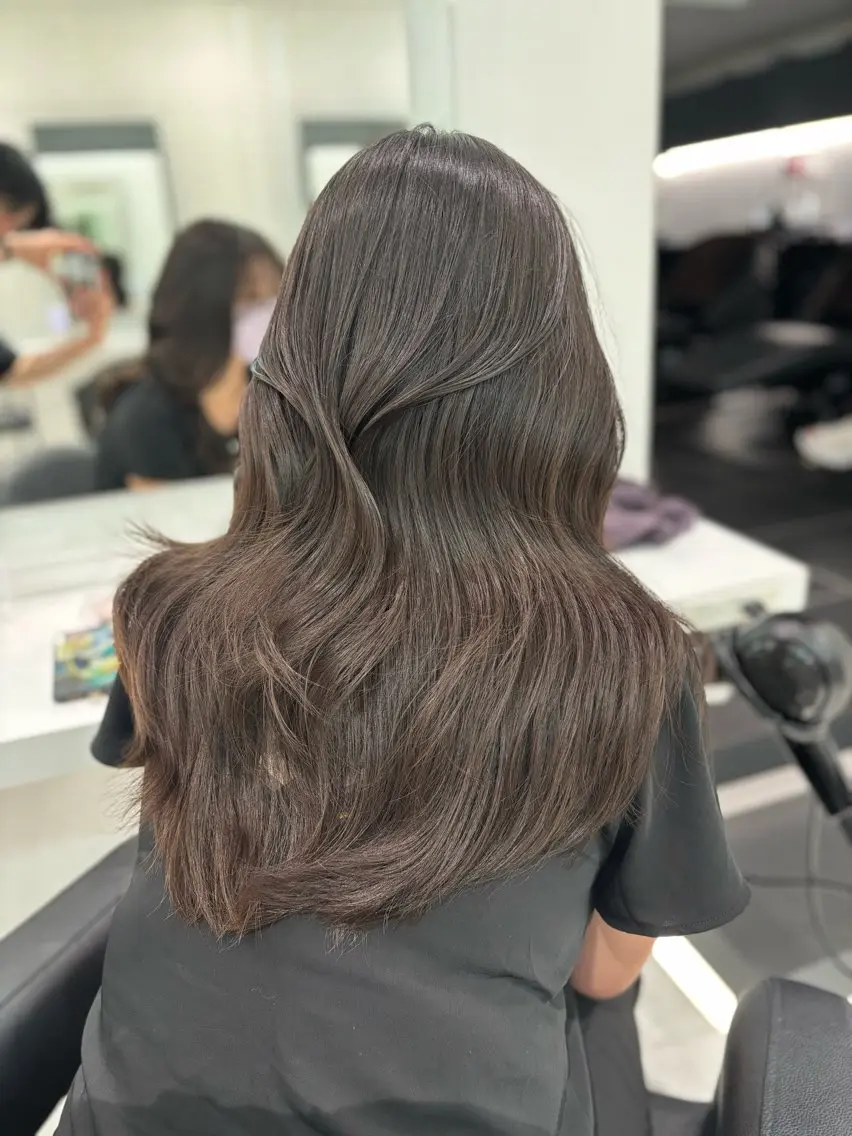 ロング カラー 流行りの透明感カラー ×縮毛矯正🤍ユウのヘアスタイル
