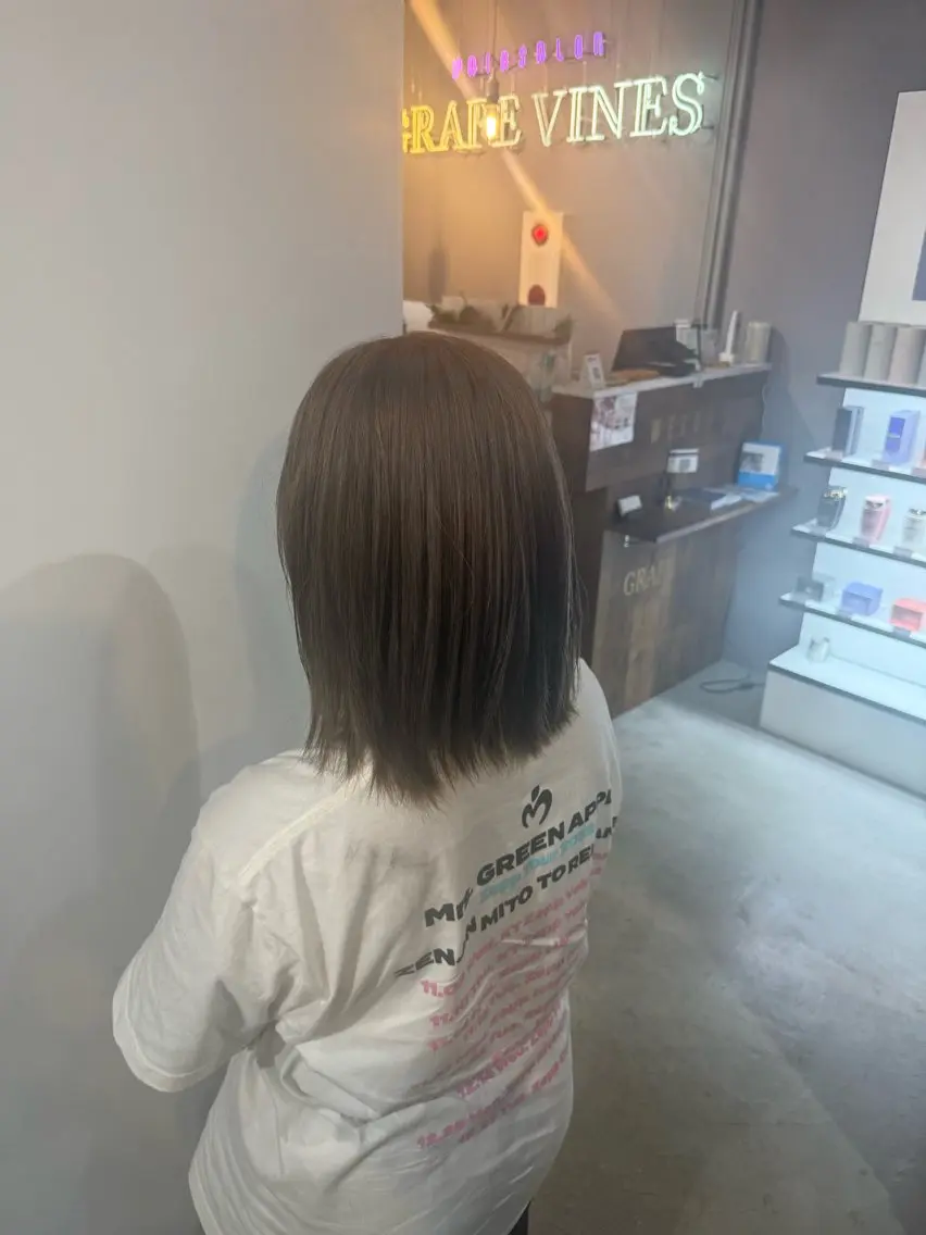 カラー ベージュカラー ミルクティーベージュ 篠田 舞のヘアスタイル