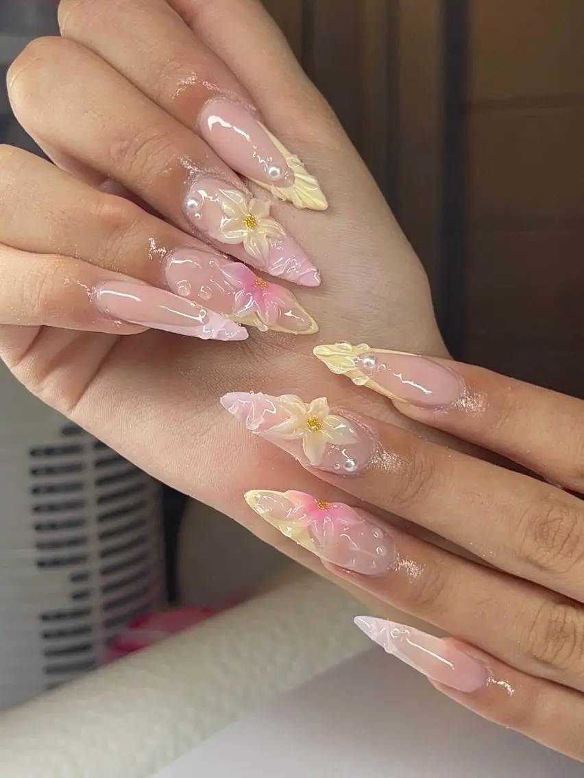 ネイル フレンチネイル ガーリー ガラスフレンチ 氷ネイル・うるうるネイル キラキラネイル ハンドネイル JOSIE nail studioのネイルデザイン