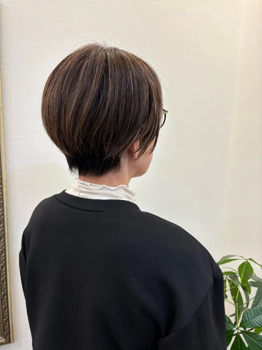 カラー ツノガイ エリのヘアスタイル