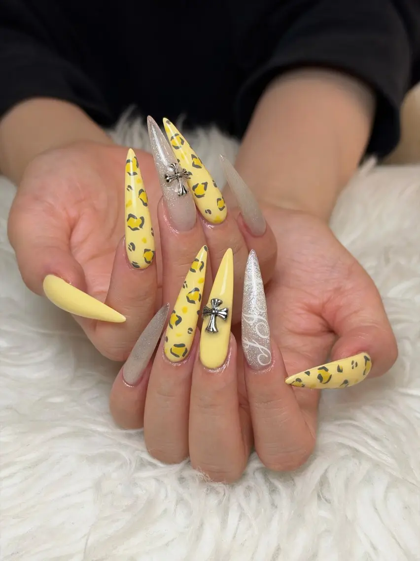ネイル チークネイル ドット フレンチネイル グラデーション ハート ハンドネイル Julli NailStudioのネイルデザイン