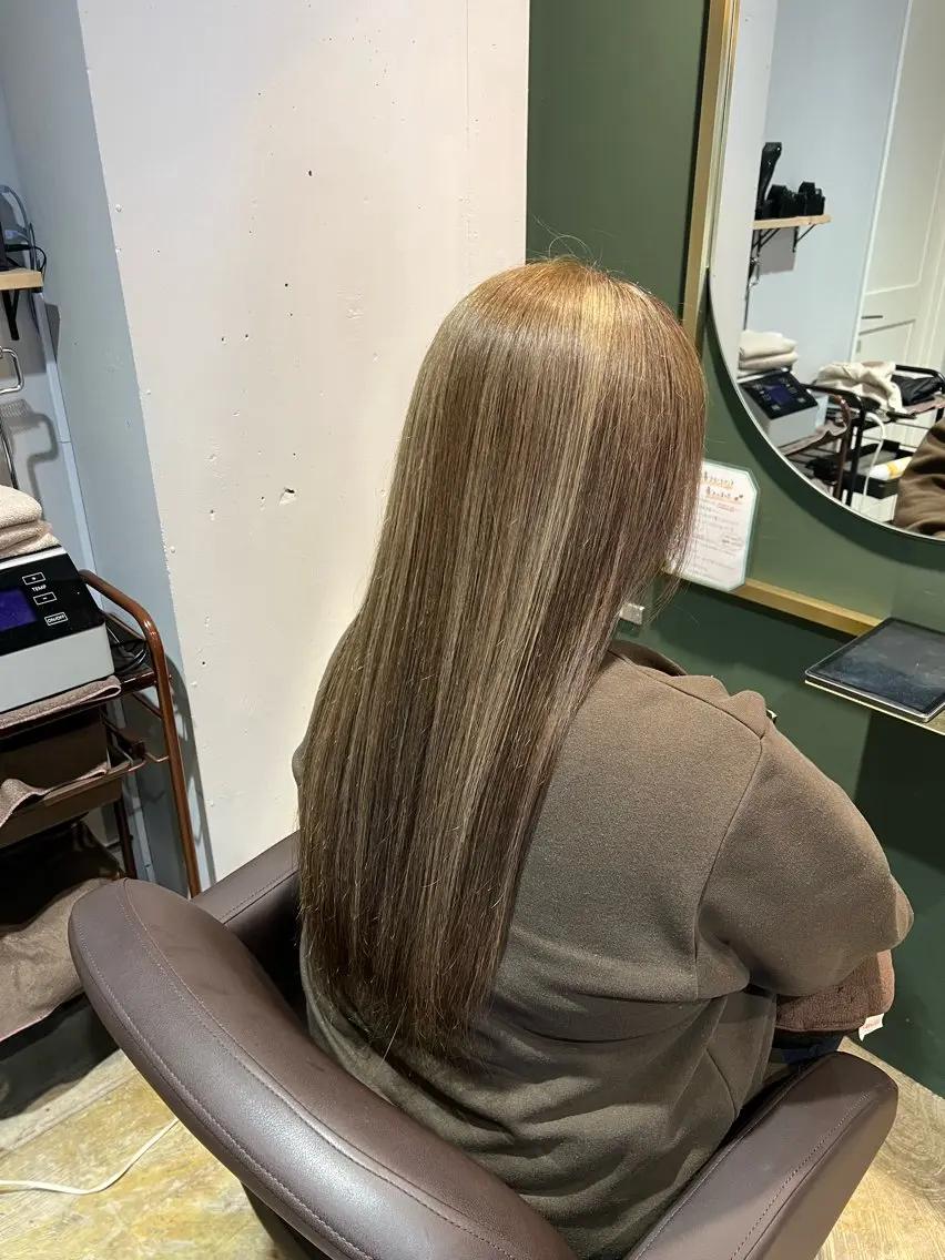 ロング カラー ハイライトカラー ハイライト 髪質改善 ヘアカラー トリートメント ヘッドスパ カラースペシャリスト しょう🧑🏼‍🎨のヘアスタイル