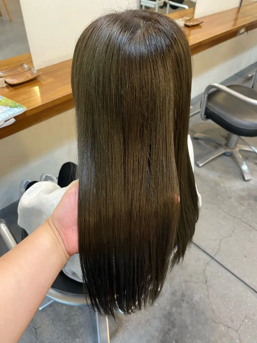ロング カラー グレージュ オリーブグレージュ オリーブグレー ヘアカラー 丸山 菜々子のヘアスタイル