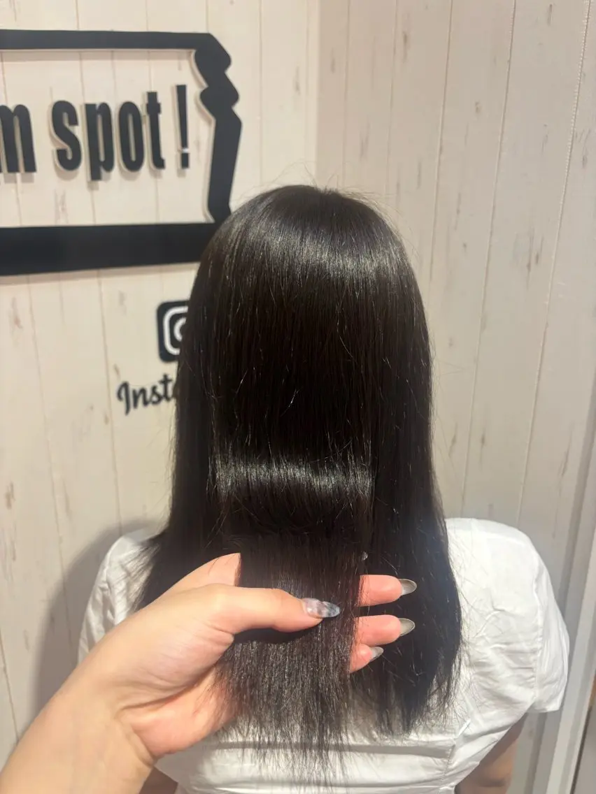 セミロング カラー 透明感カラー グレージュ オリーブグレージュ オリーブグレー ヘアカラー Agu.hair / ミナミのヘアスタイル