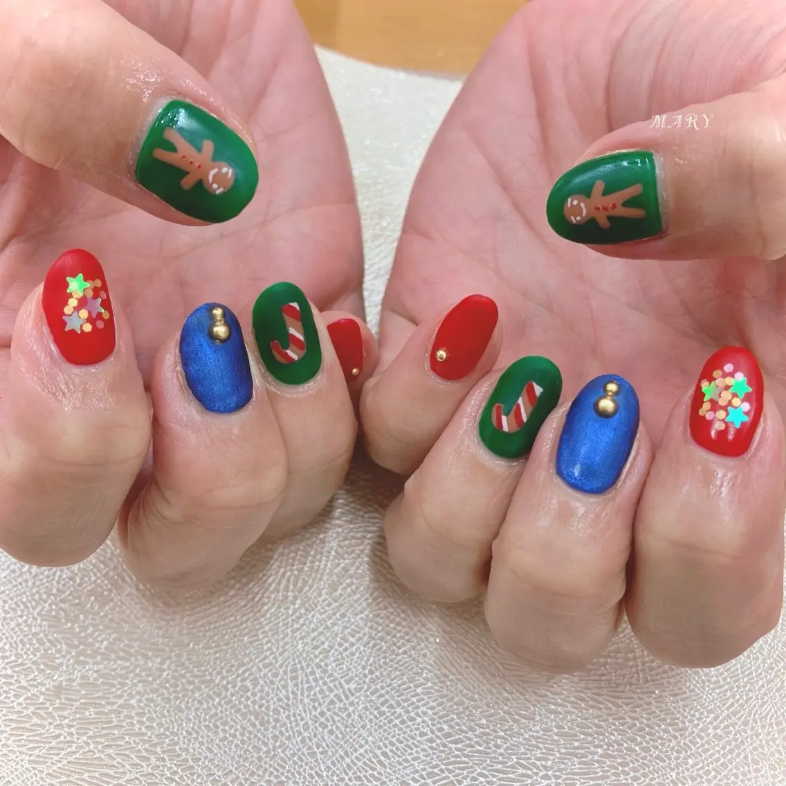 ネイル マットネイル ニュアンスネイル 冬ネイル クリスマス ハンドネイル Mary nail .narumiのネイルデザイン