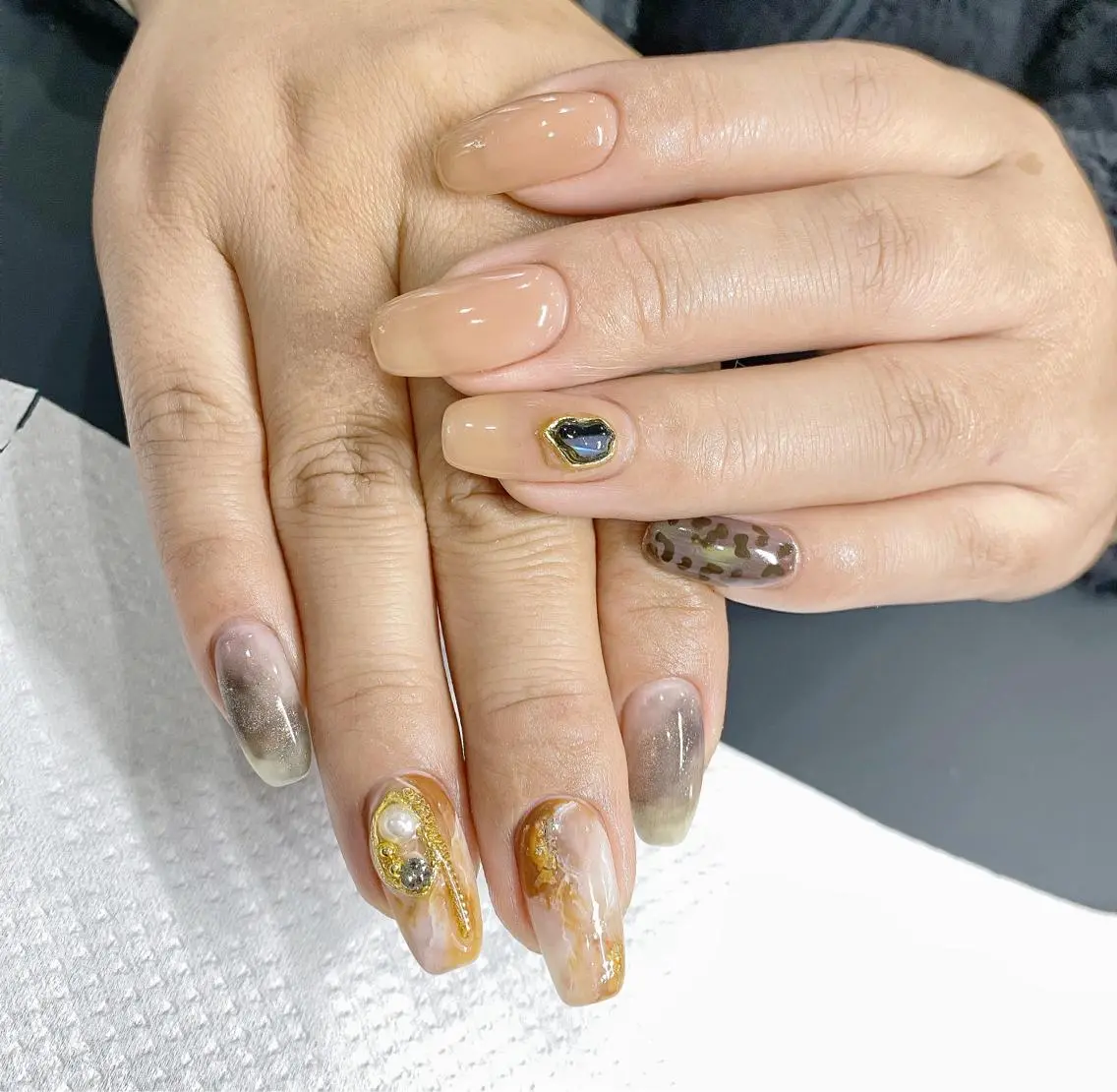 ネイル ゴージャス Lea Beauty salonのネイルデザイン
