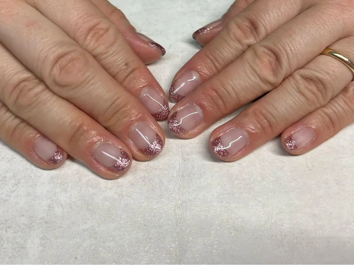 ネイル オーロラネイル フラワーネイル フットネイル フレンチネイル ジェルネイル mogunail &blowのネイルデザイン