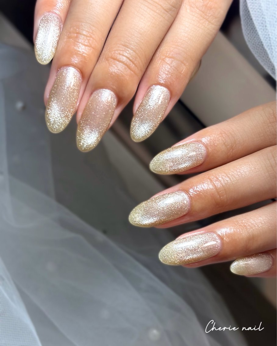 ネイル ジェルネイル ゴールド マグネットネイル ワンカラーネイル シンプルネイル ハンドネイル Cherienail yunaのネイルデザイン