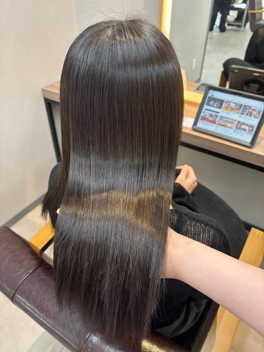 セミロング カラー カット 縮毛矯正 レイヤー✂︎ぷつボブ 艶カラー🤍noaのヘアスタイル