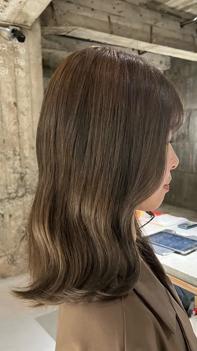 ミディアム ヘアカラー 夏見 柚羽のヘアスタイル