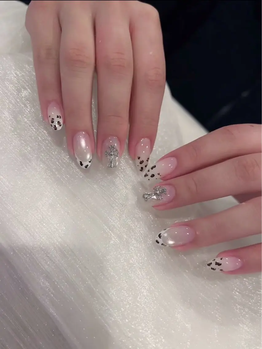 ネイル アートネイル ジェルネイル キラキラネイル 韓国ネイル オフィスネイル DAISY_NAIL 【フィルイン専門店】のネイルデザイン