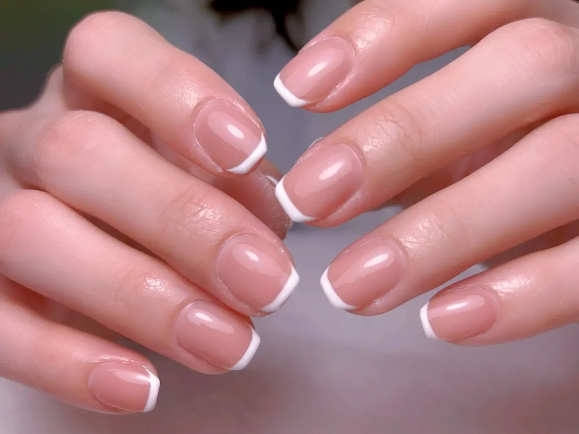 ネイル フレンチネイル ジェルネイル グラデーション 韓国ネイル マグネットネイル ハンドネイル 【長さ出し】 IRIS NAILのネイルデザイン
