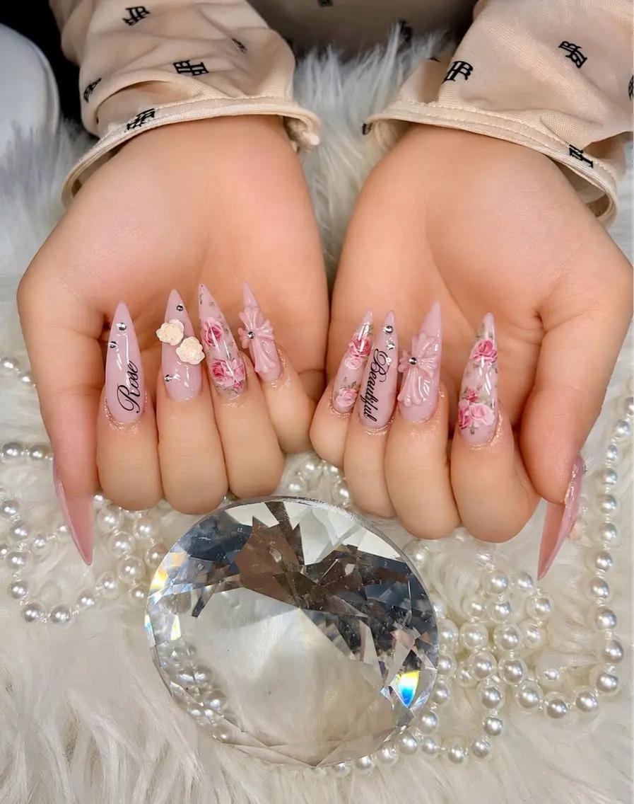 ネイル アートネイル オーロラネイル チークネイル 長さ出し フットネイル ハンドネイル Chan nailsのネイルデザイン