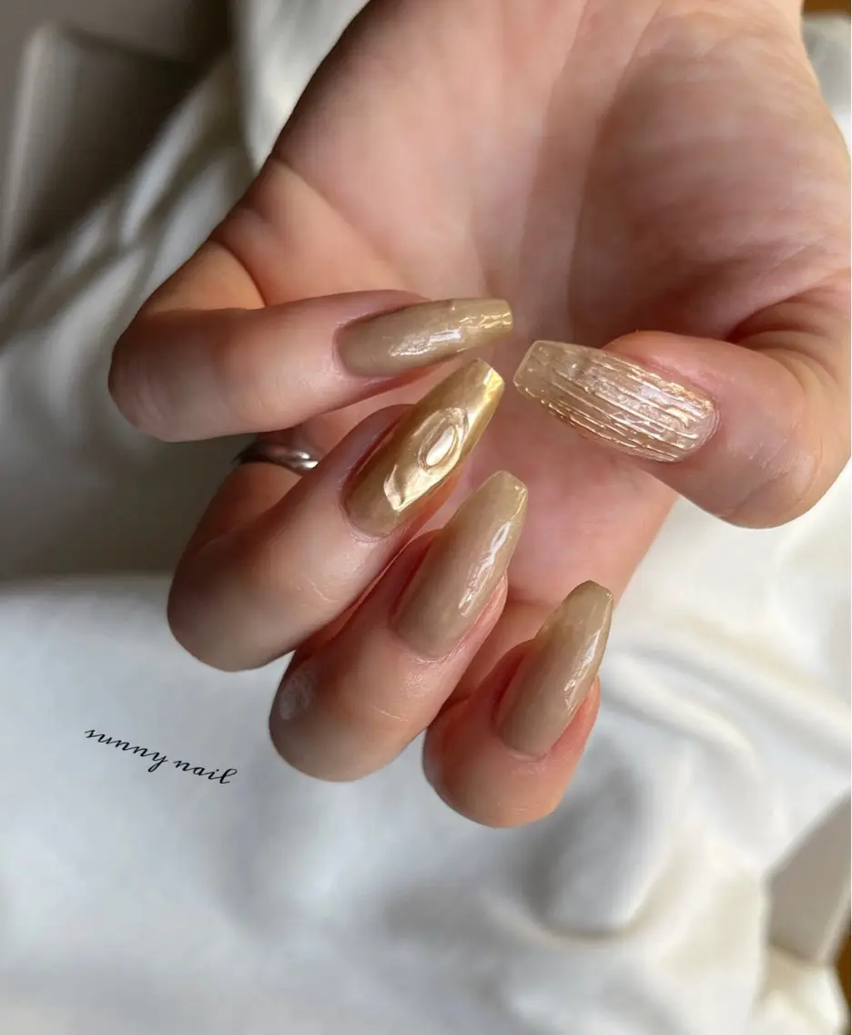 ネイル カジュアル ゴールド ミラーネイル ニュアンスネイル ハンドネイル ハンドケア sunny nailのネイルデザイン