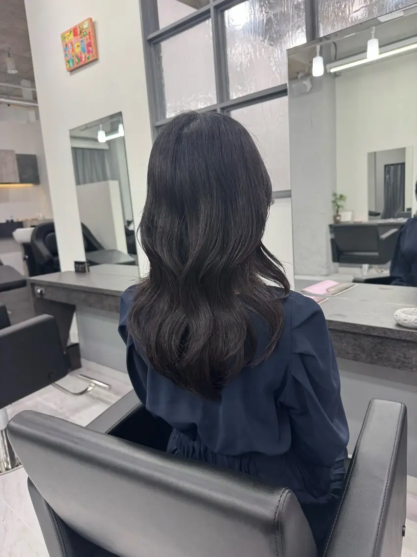 ロング トリートメント レイヤー・ブリーチ kiyotoshiのヘアスタイル