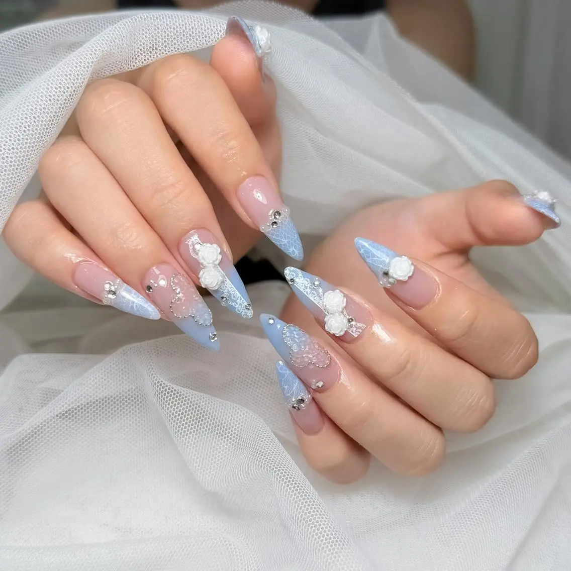 ロング カラー グラデーションカラー 韓国風ヘア ハンドネイル Bling Salonのネイルデザイン