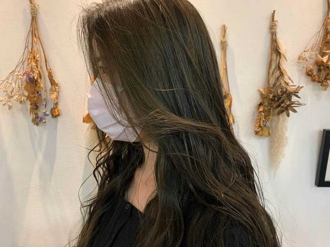 ロング カラー アッシュ ハイライトカラー オリーブアッシュ ハイライト SOYON 🤍CHIZU🤍.のヘアスタイル